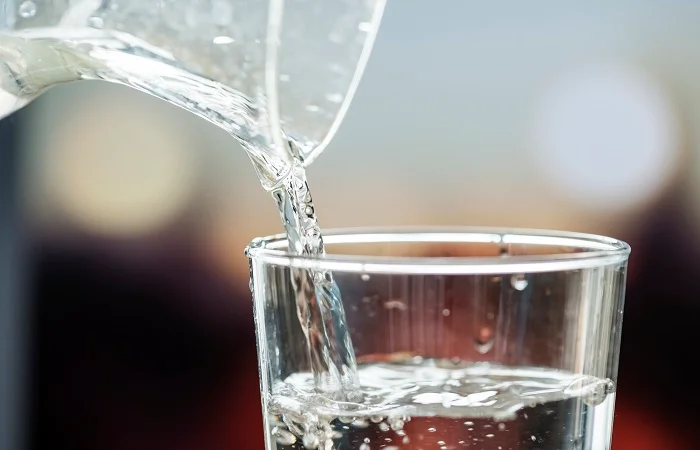 shot-pouring